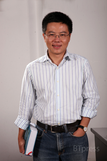 1282289529843_chau2